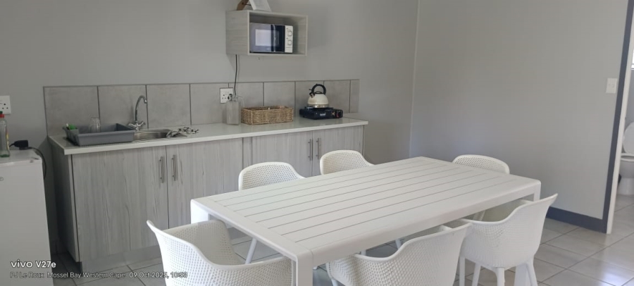 6 Bedroom Property for Sale in Seemeeu Park Western Cape